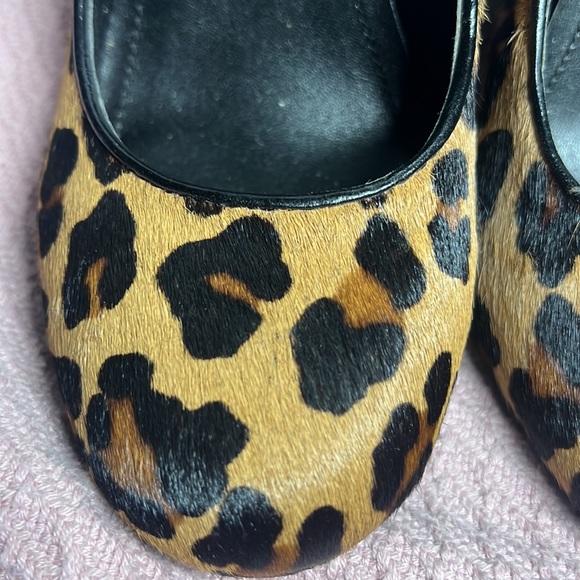 BCBG chunky heels. Leopard or cheetah.... faux fur - Picture 3 of 7